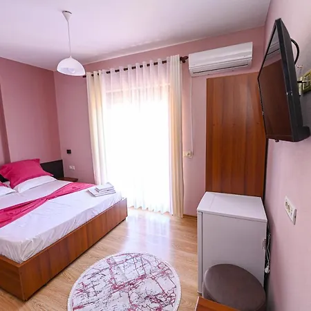 Epoka Ξενοδοχείο *