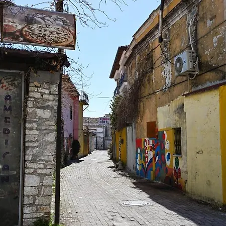 Epoka Ξενοδοχείο *