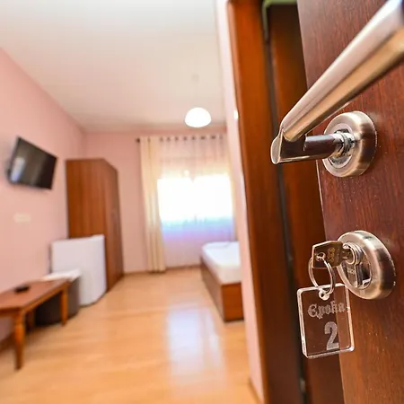 Epoka Ξενοδοχείο *