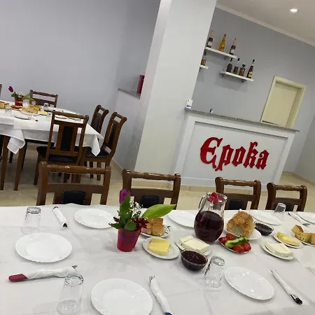 Epoka ホテル